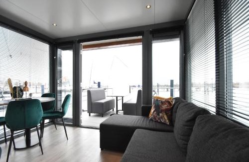 Volendam Boat Rental | Boat in Volendam near Marina Museum