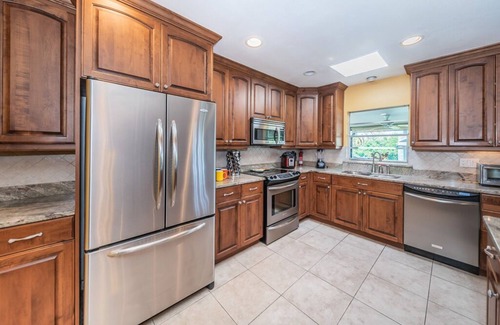 Bay Crest Park House | Boat Included /Large Dock /Cabana Pool /Dolphins /Manatees /Great Fishing