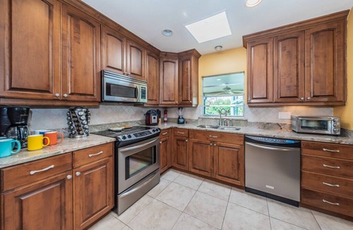 Bay Crest Park House | Boat Included /Large Dock /Cabana Pool /Dolphins /Manatees /Great Fishing