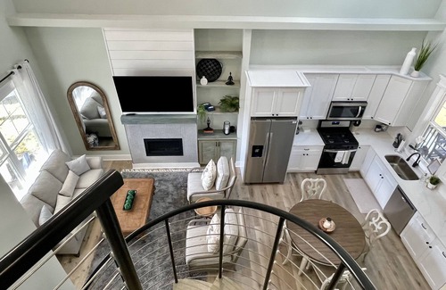 Greenwood House | Boat Launch Bungalow - Steps to Lake Greenwood. NEW, Modern and Pet Friendly!