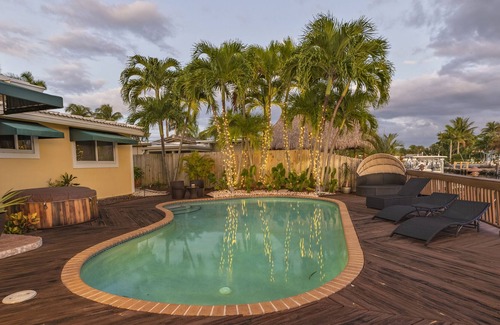 Garden Isles Boat Rental | Boat life w/ private access to Patio-Pool-Jacuzzi