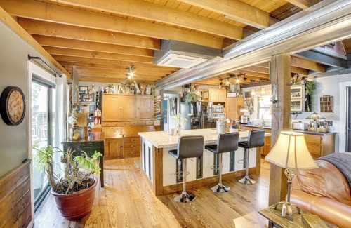 Shell Knob House | Boat Lift & Deck: Lakefront Retreat in Shell Knob