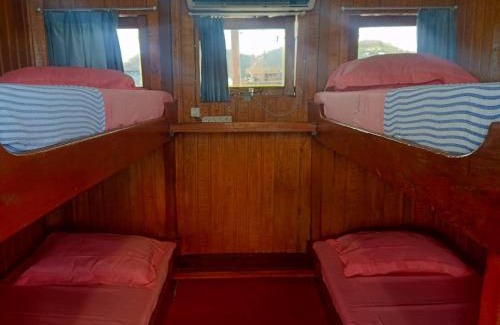 Labuan Bajo Boat Rental | Boat Open Trip Komodo 3Days 2 Nigths