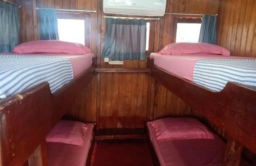 Labuan Bajo Boat Rental | Boat Open Trip Komodo 3Days 2 Nigths