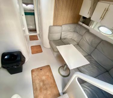 La Rochelle Boat Rental | BOAT PARADISE LA ROCHELLE - Cranchi Méditerranée 40