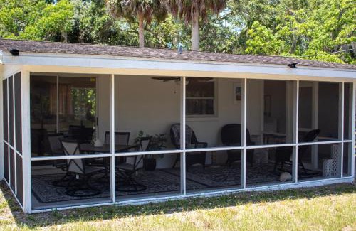 Crystal River House | Boat Parking Retreat near Kings Bay