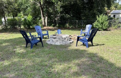 Crystal River House | Boat Parking Retreat near Kings Bay