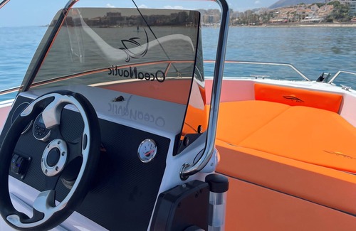 Benalmadena Costa Boat Rental | BOAT RENTAL WITHOUT NAUTICAL LICENSE