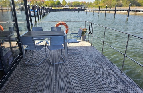 Knieper Nord Boat Rental | Boat 'Tollow' with Sea View, Wi-Fi and Air Conditioning