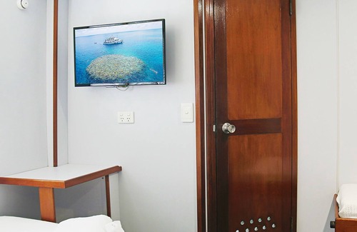 Cairns Central Business District Boat Rental | Boatel Cairns