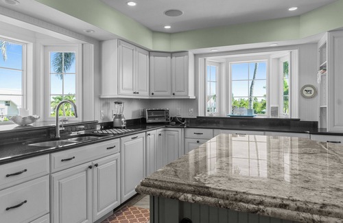 Bokeelia House | Boater's Dream Nestled On a Wide Gulf Access Canal - Bokeelia Breeze