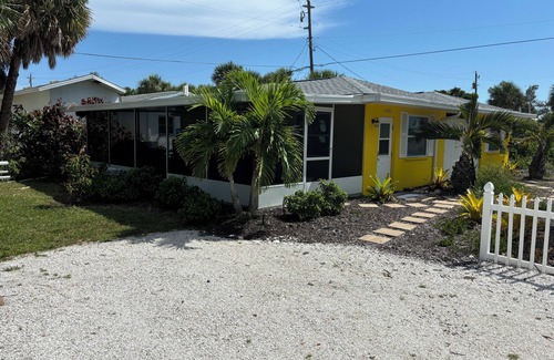Englewood House | Boater's paradise: Block from beach, block from dock on Lemon Bay