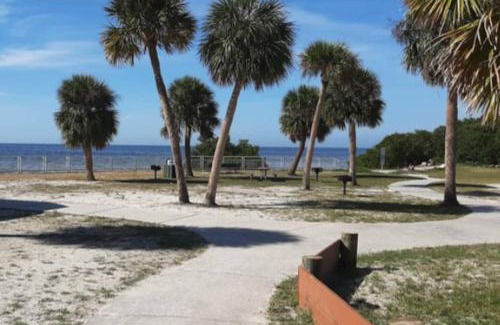 Green Key Estates House | Boaters Dream Rustic Waterfront Retreat