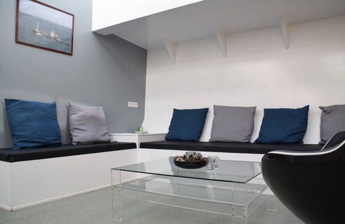 Kop van Zuid Boat Rental | Boathotel Rotterdam Wilhelmina