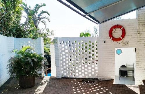 Ramsgate South Apartment | Boathouse Bed & Biscuit - Lower Deck