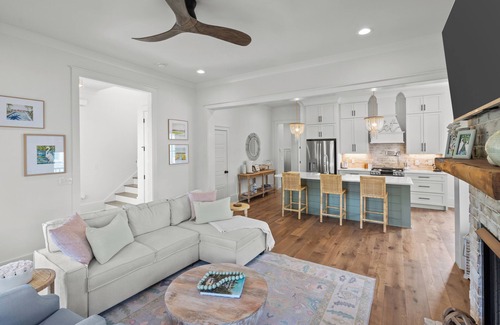 Oriental House | Boathouse Bungalow - Elegant & Pet Friendly