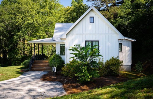 Dillard Cottage | Boathouse Cottage at Julep Farms