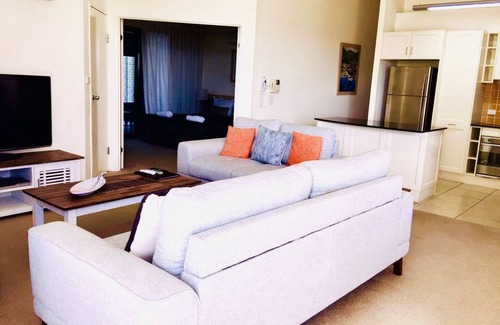 Tea Gardens Apartment | Boathouse Resort Tea Gardens