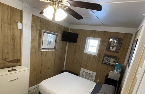Orange Beach Villa | Boating and Fishing Getaway. Large private suite w dock,fishing, boat use avail.