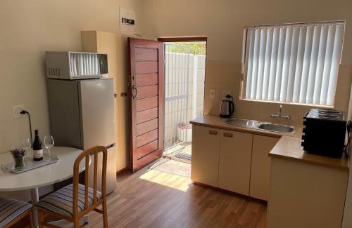 Fish Hoek Apartment | Bob-Bob's Cottage