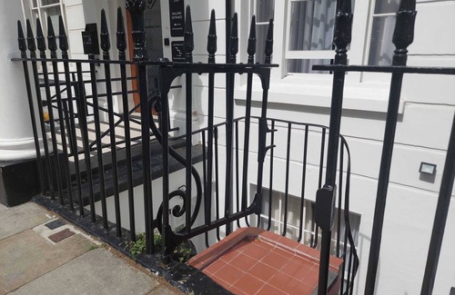 Bayswater Apartment | Bob W Hyde Park