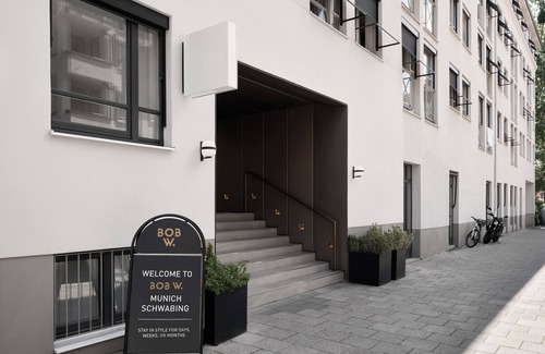 Neuschwabing Apartment | Bob W Munich Schwabing