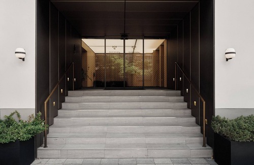 Neuschwabing Apartment | Bob W Munich Schwabing