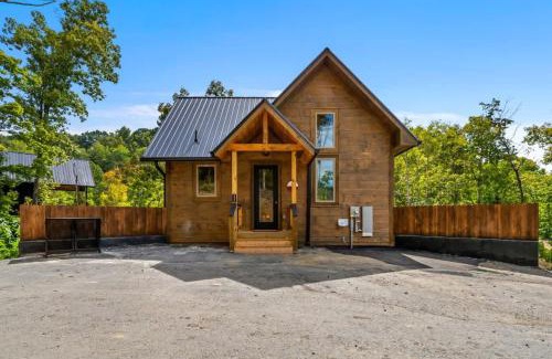 Sevierville House | Bobber Bungalow - Boat Float Relax