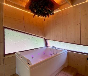 Mons Ski Chalet | Bobble Mons Centre - Jacuzzi - Sauna - Netflix