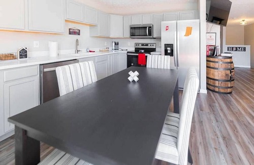 Bloomington Apartment | Bobby Knight Hall - 4 Bd Townhome by IU Sports