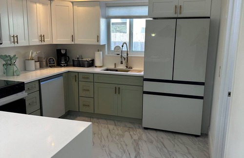 Survey Creek House | " BOCA BLING BLING" Spacious 4-bedroom house in Fabulous Boca Raton