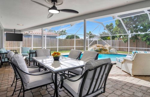 Boca Raton House | Boca Blue - Heated Saltwater Pool - 3 min to Town Center Mall