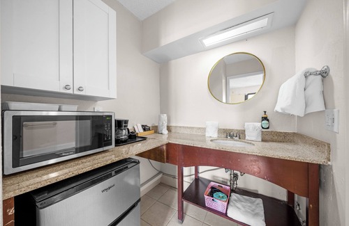 East Boca Raton Hotel | Boca Plaza by Lowkl