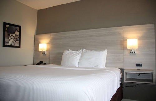 Deerfield Beach Hotel | Boca Suites Deerfield Beach, SureStay Collection by BW