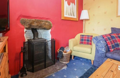 Caernarfon House | Bod Feurig