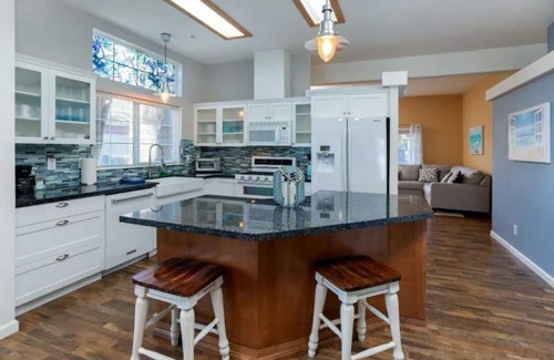 Old Town House | Bodega Bay Beach Bungalow
