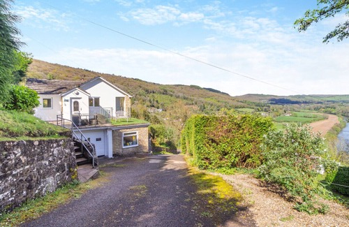 Llandogo House | Bodmin - Three Bedroom House, Sleeps 6