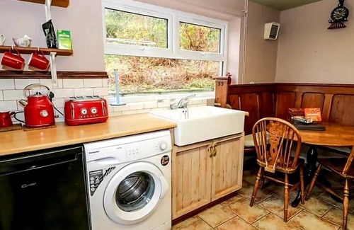Penrhyndeudraeth Cottage | Bodorwel cottage, next to Ffestiniog Railway