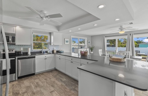 Oakland Hills House | Bogeys & Beach Retreat