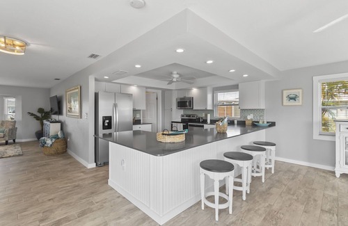 Oakland Hills House | Bogeys & Beach Retreat