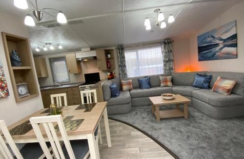 Morpeth Villa | Boggy Creek - lodge with hot tub