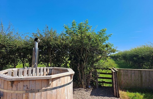 Canonbie Cottage | BOGRIE COTTAGE, family friendly, with hot tub in Gretna Green