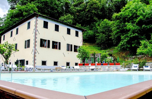 Castiglione di Garfagnana Apartment | Boheme. Romantic apartment in Villa Toscana