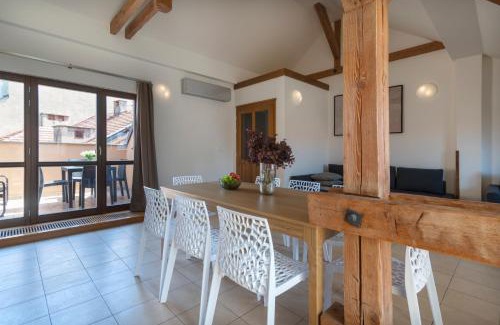 Prague 2 Apartment | Bohemian Dreams Apartments and Suites by Dwellfort