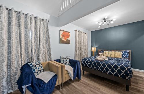 Neartown Apartment | Bohemian Loft Near River Oaks and Greenway Plaza