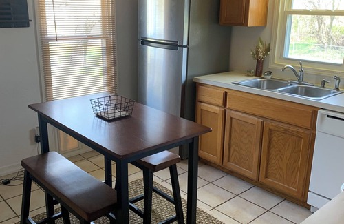 Fort Smith House | Boho Bungalow 2-bedroom house Professionally Cleaned in delightful Fort Smith