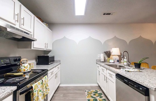 Fayetteville Apartment | Boho Bungalow near DT Fayetteville & UofA