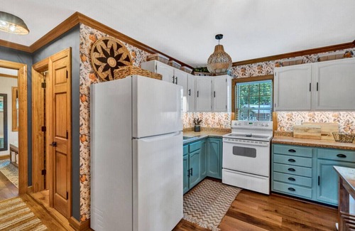 High Point Apartment | Boho Bungalow - SML