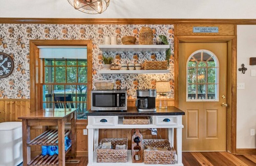 High Point Apartment | Boho Bungalow - SML