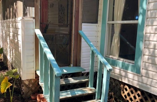 Brunswick House | Boho Bungalow w/Private Side Porch in Downtown Bwk